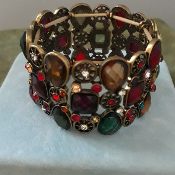 Cuff Bracelet. - Picture 2 of 2